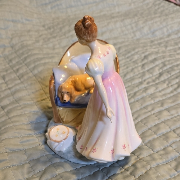 Porcelain Figurine with Pink Dress and Dog - Picture 3 of 9